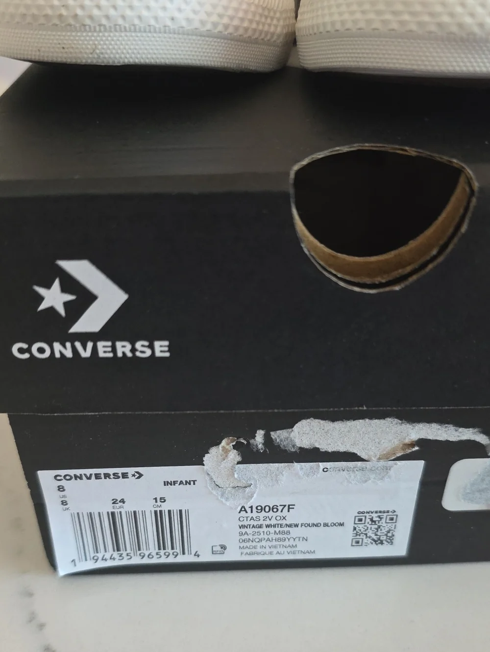 NEW Converse Chuck Taylor All Star Heart Sneakers-8 Toddler